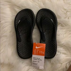 Nike sandals new with tag